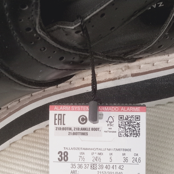 Zara Basic Black Patent Vegan Leather Wingtip Platform Buckle Ankle Boots Sz 7.5 - Picture 3 of 8